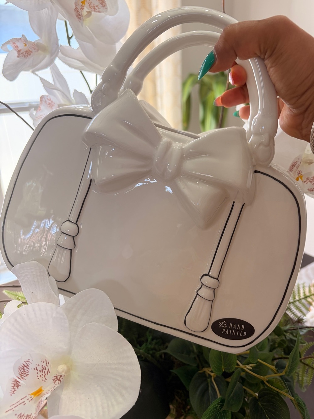 LAST ONE!!Hand-Painted Ceramic Bow Accent White Women's Bag Décor-Large 10”x 10” - Picture 3 of 9